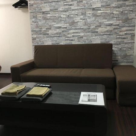 Hyu House Hotel Tokyo Bagian luar foto