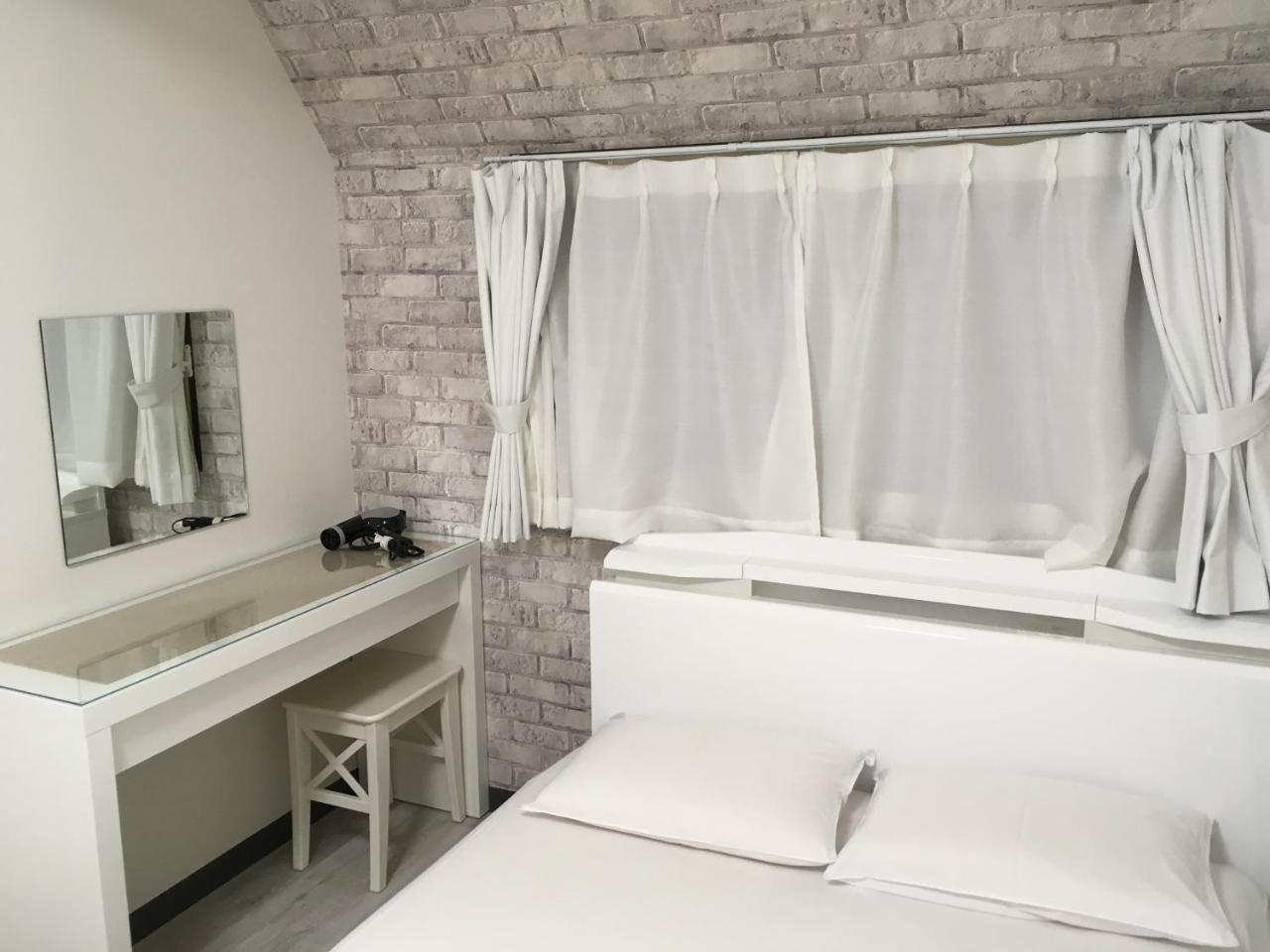 Hyu House Hotel Tokyo Bagian luar foto