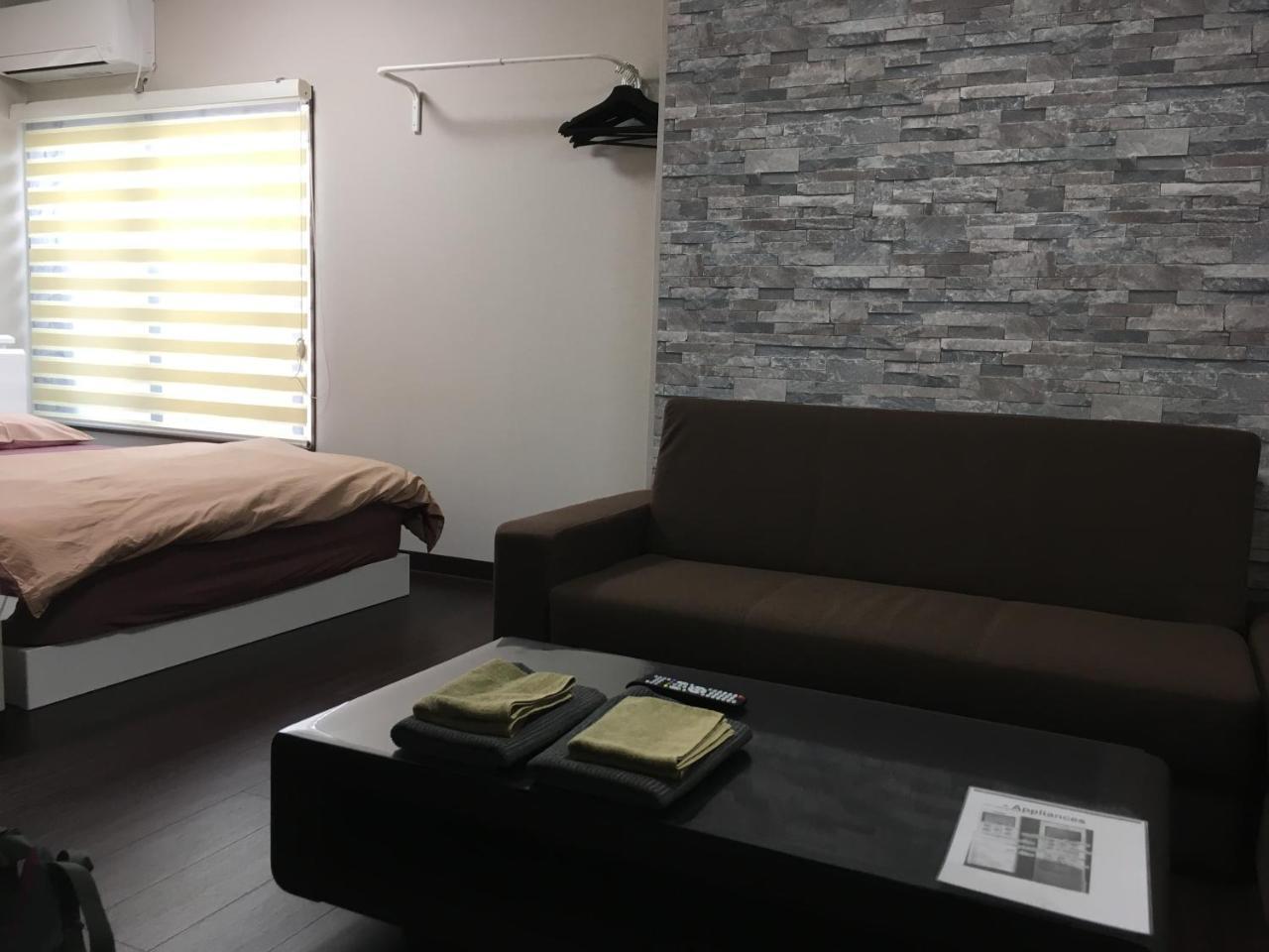 Hyu House Hotel Tokyo Bagian luar foto