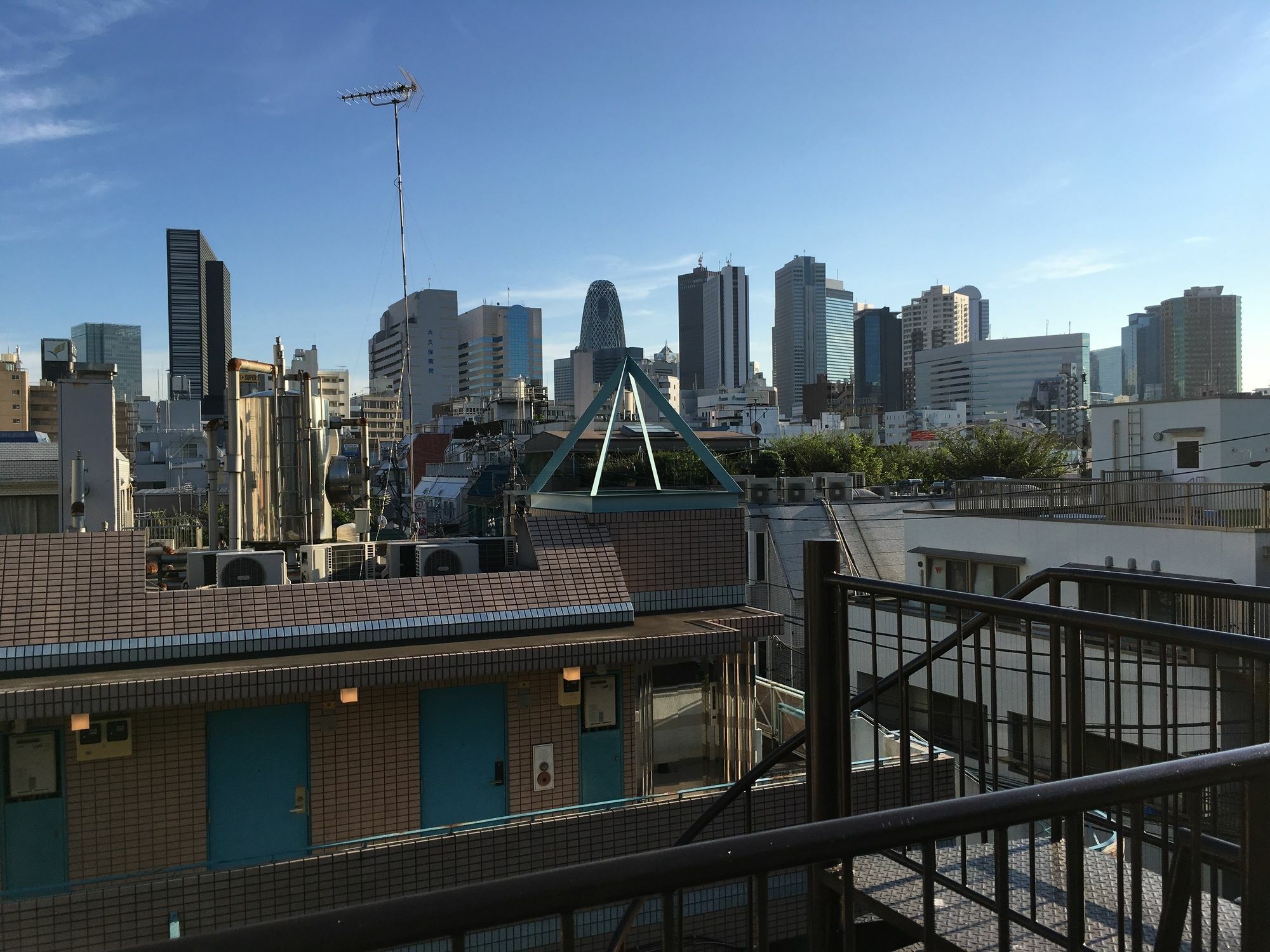 Hyu House Hotel Tokyo Bagian luar foto