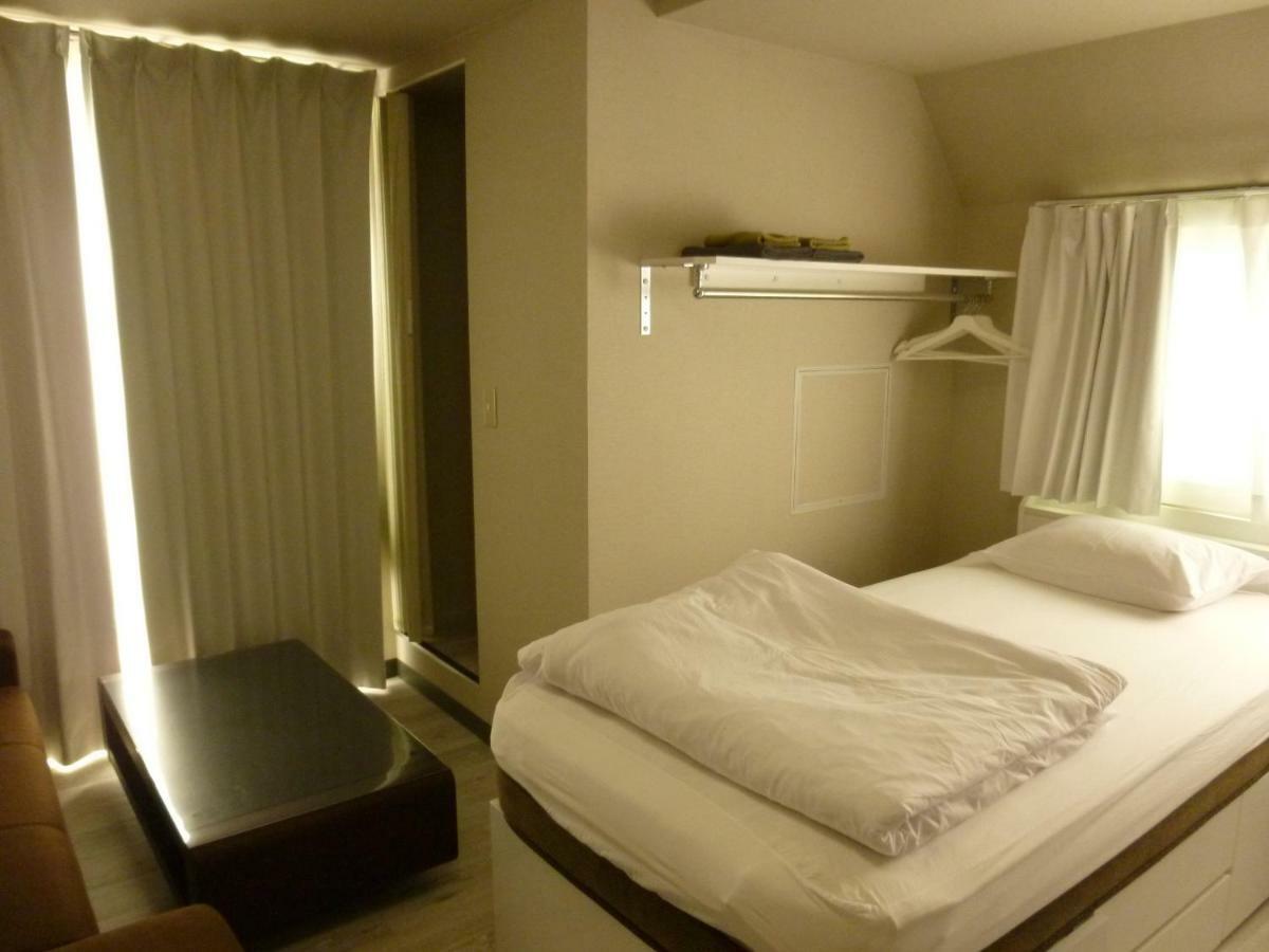 Hyu House Hotel Tokyo Bagian luar foto